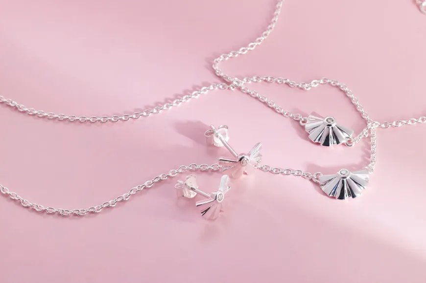 sunfeather_halsband_2.webp Sunfeather Halsband